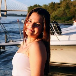 Meet your Posher, Genevieve